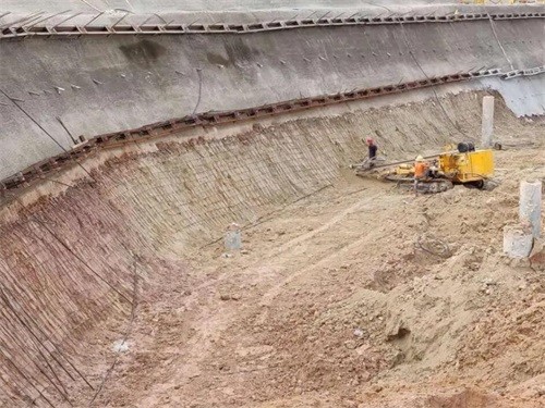 洛扎基坑边坡加固
